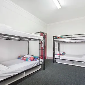 Hostel The Emperors Crown Perth